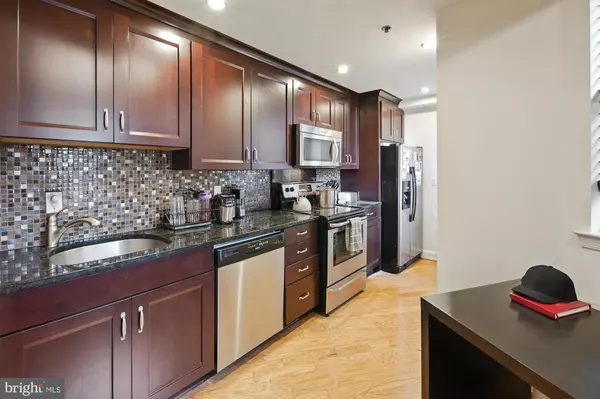 Washington, DC 20009,1621 T ST NW #207