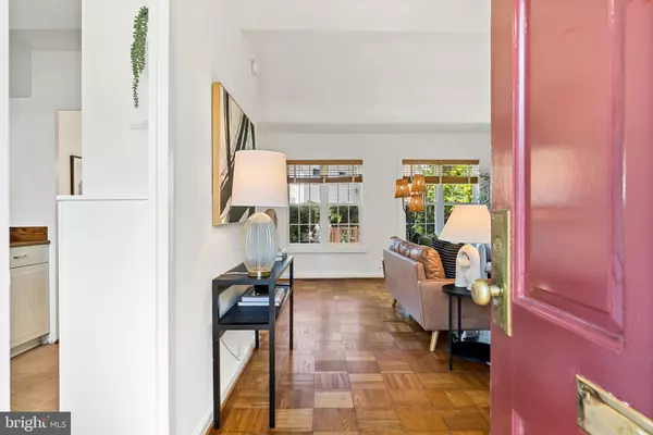 Alexandria, VA 22302,3107 RAVENSWORTH PL
