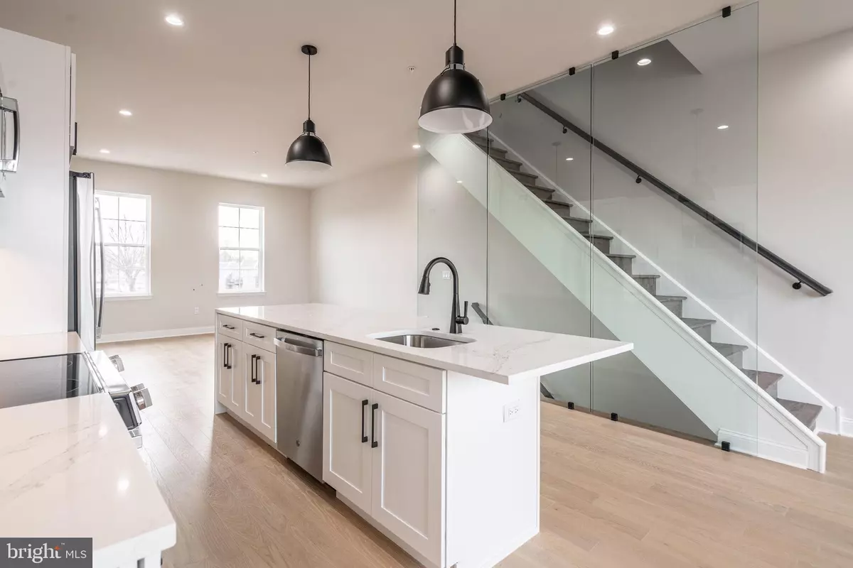 Philadelphia, PA 19131,4032 MARILYN DR