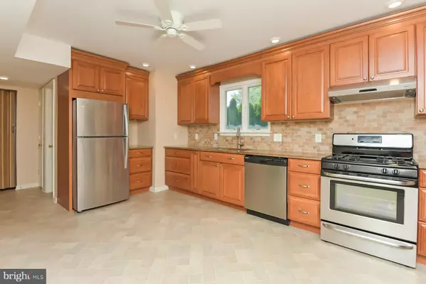 Lawrence Township, NJ 08648,6 WINNIPEG LN