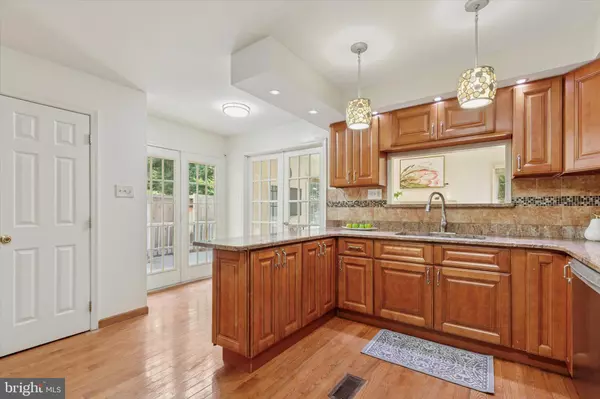 Ambler, PA 19002,806 POPLAR CT