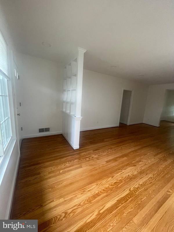 Bethesda, MD 20814,4627 EDGEFIELD RD