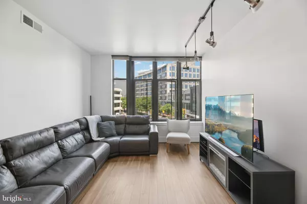 Washington, DC 20015,4301 MILITARY RD NW #306