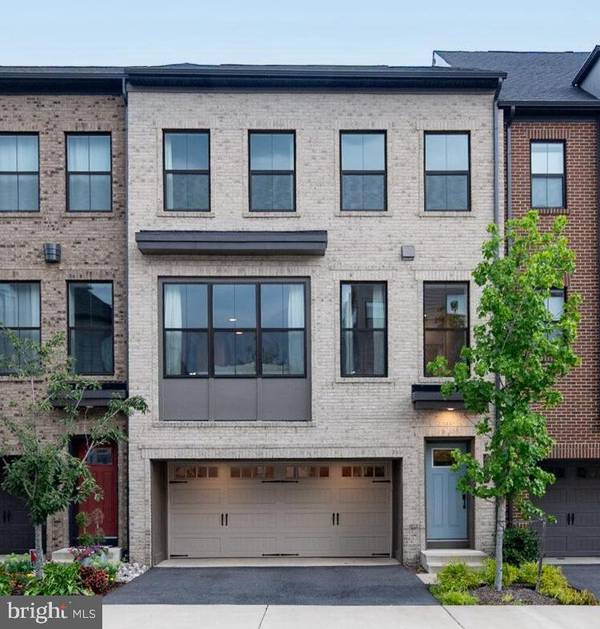 6275 EDSALL RD, Alexandria, VA 22312