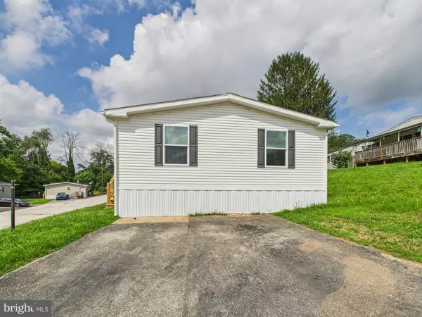 York, PA 17408,119 CHESTNUT HILL DR