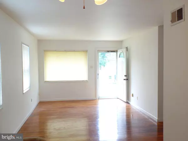 Falls Church, VA 22043,7727 LISLE AVE