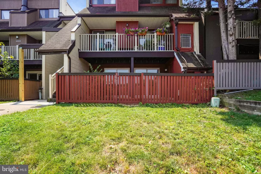 3925 WOODHUE PL #9, Alexandria, VA 22309