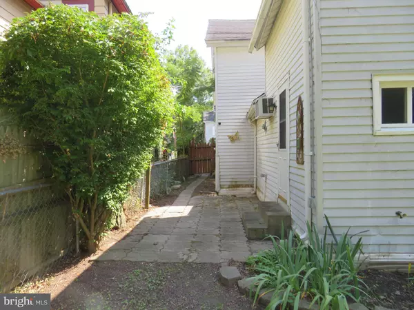 Crisfield, MD 21817,108 W MAIN ST