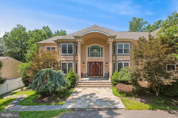 11564 W HILL DR, Rockville, MD 20852