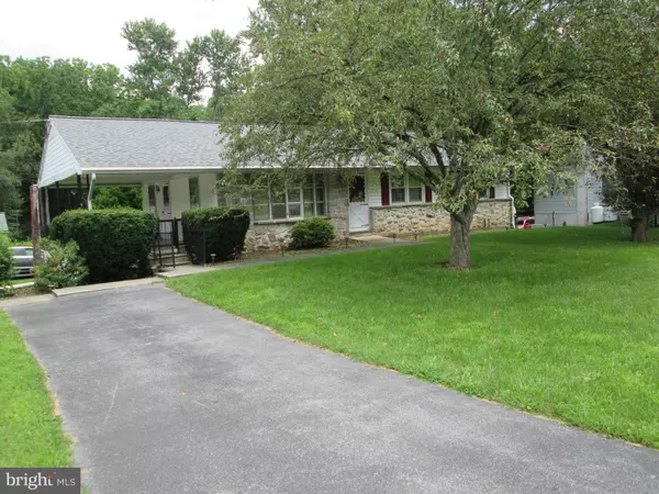 71 WOODCHOPPERTOWN RD, Boyertown, PA 19512