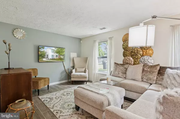 Waldorf, MD 20601,2041 TANGLEWOOD DR