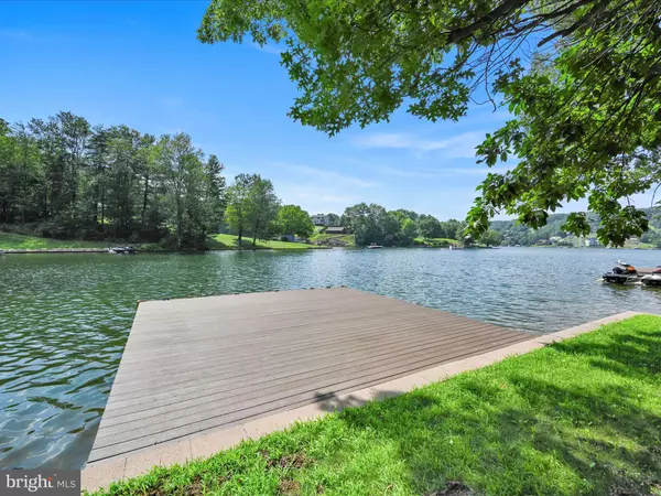 Auburn, PA 17922,818 WYNONAH DR