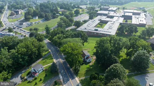 Ephrata, PA 17522,148 S ACADEMY DR