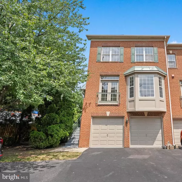 Alexandria, VA 22304,417 CLAYTON LN