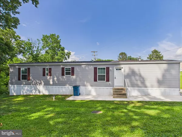 140 RUSTIQUE DR, York, PA 17408