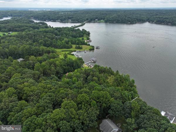 60 LAURELWOOD DR, Bumpass, VA 23024