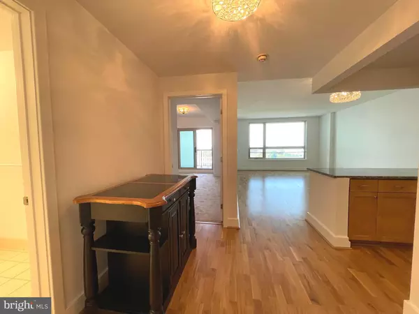Philadelphia, PA 19147,717 S CHRIS COLUMBUS BLVD #1404