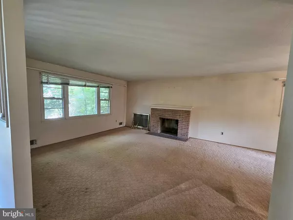 Annandale, VA 22003,7113 FALCON ST