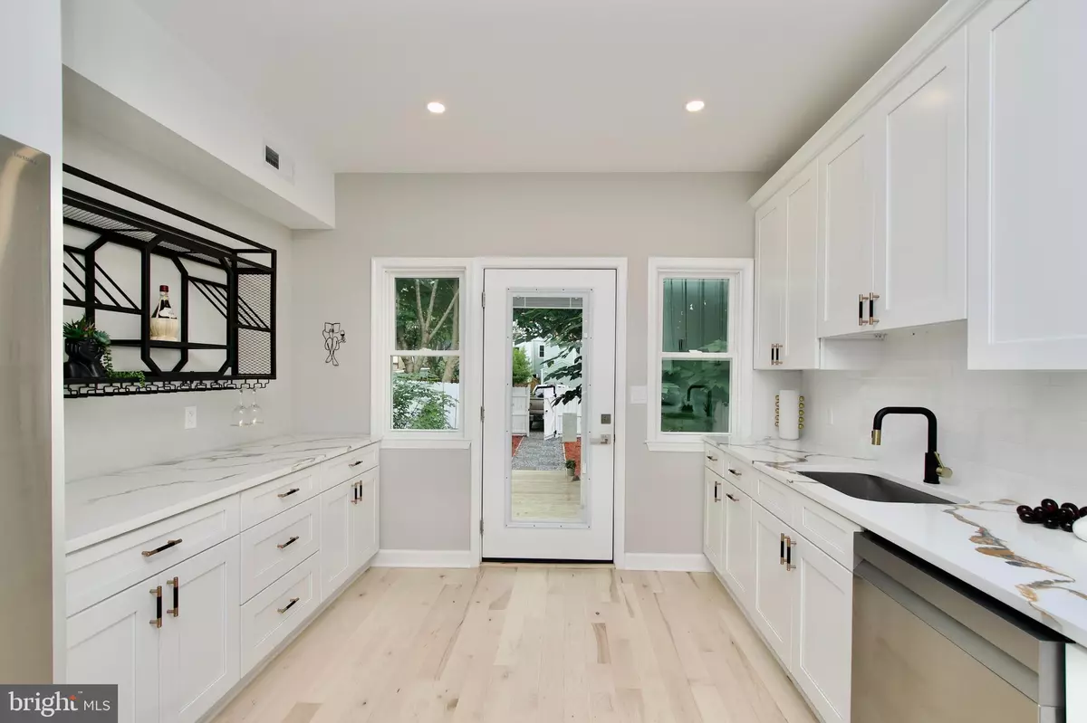 Alexandria, VA 22314,318 N PAYNE ST