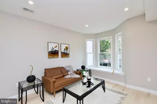 Alexandria, VA 22314,318 N PAYNE ST