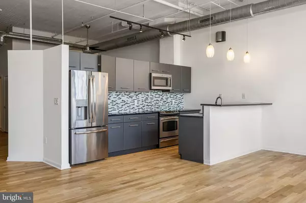 Philadelphia, PA 19103,2200-28 ARCH ST #716