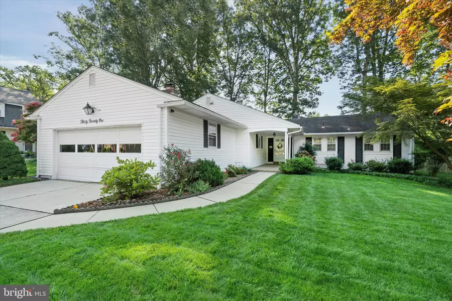 3021 MAPLE SHADE LN, Wilmington, DE 19810
