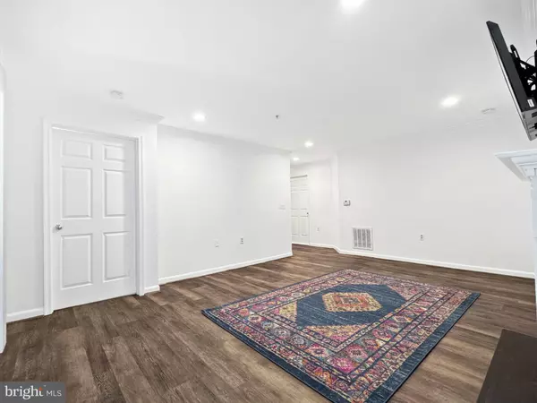 Gaithersburg, MD 20878,103 TIMBERBROOK LN #104