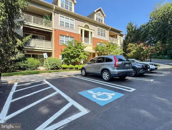 Gaithersburg, MD 20878,103 TIMBERBROOK LN #104