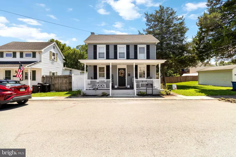 18-R MARKET ST, Middletown, PA 17057