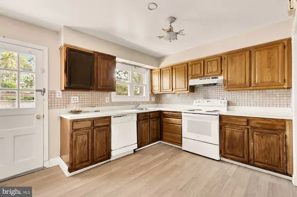Lanham, MD 20706,7302 RIVERDALE RD