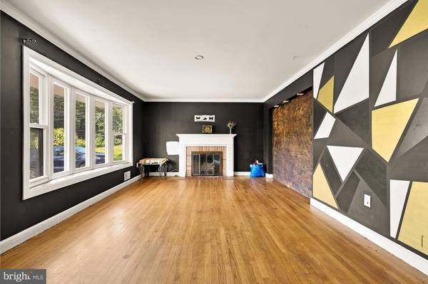 Lanham, MD 20706,7302 RIVERDALE RD