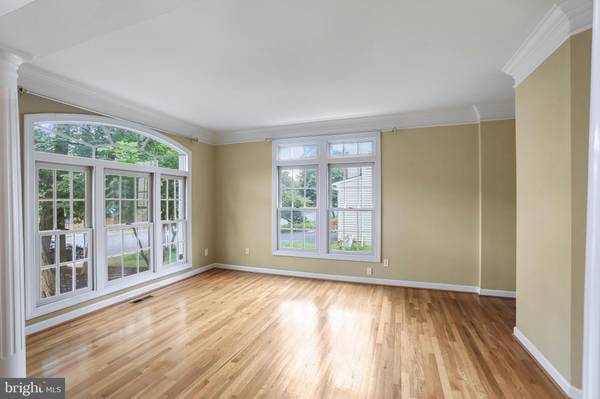Vienna, VA 22182,2054 MADRILLON RD