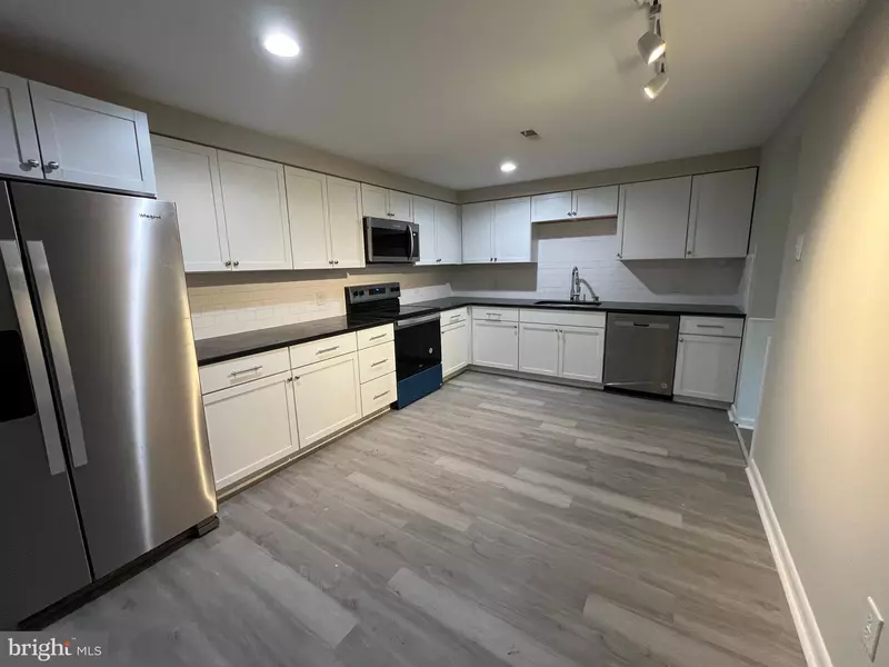 2042 LENHART RD #UNIT D, Hatfield, PA 19440