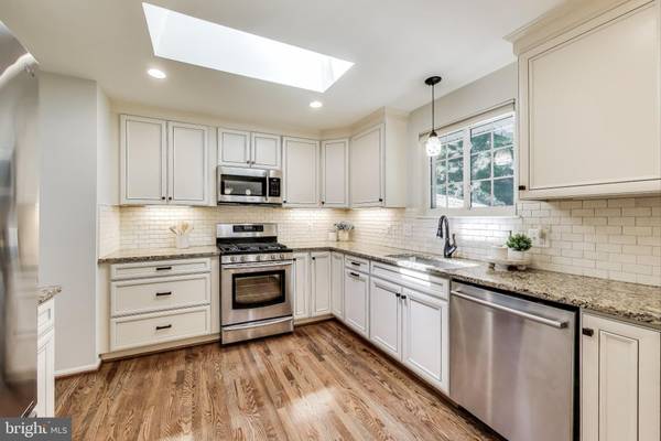 Fairfax, VA 22032,5208 GAINSBOROUGH DR