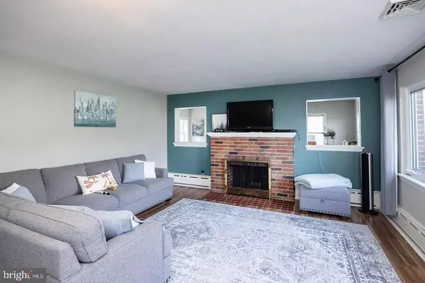 Vineland, NJ 08361,208 OAKLAWN TER