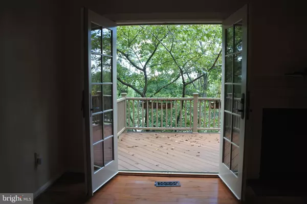 Falls Church, VA 22043,2113 KINGS MILL CT
