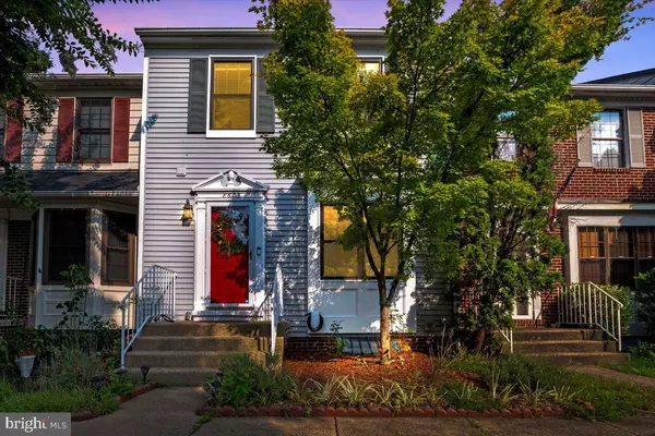 8605 WESTERN OAK DR, Springfield, VA 22153