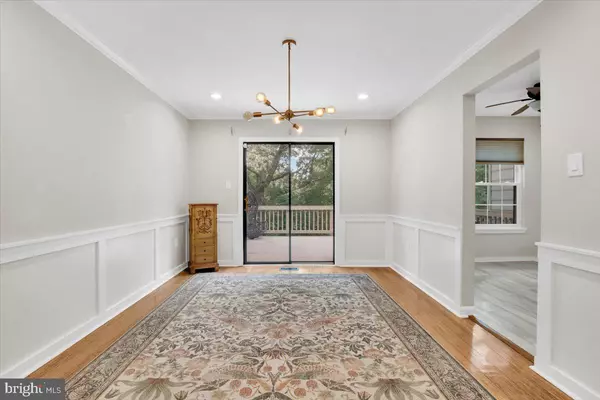 Springfield, VA 22153,8605 WESTERN OAK DR
