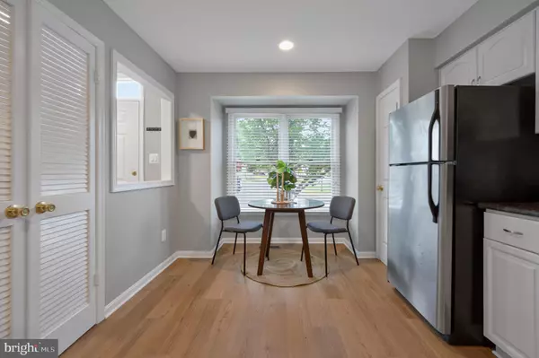 Alexandria, VA 22315,7212 LENSFIELD CT