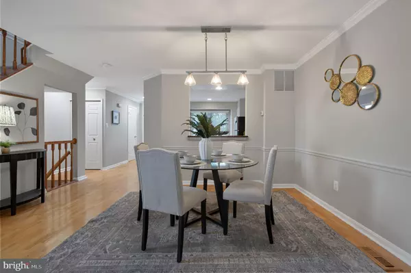 Alexandria, VA 22315,7212 LENSFIELD CT