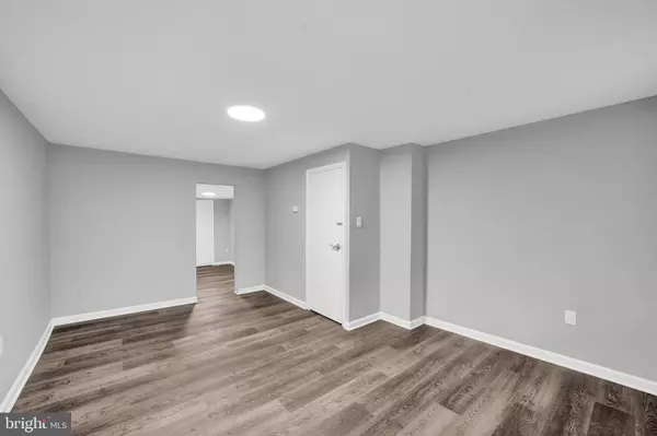 Bordentown, NJ 08505,110--114 CROSSWICKS ST #112