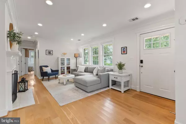 Alexandria, VA 22308,7935 WELLINGTON RD