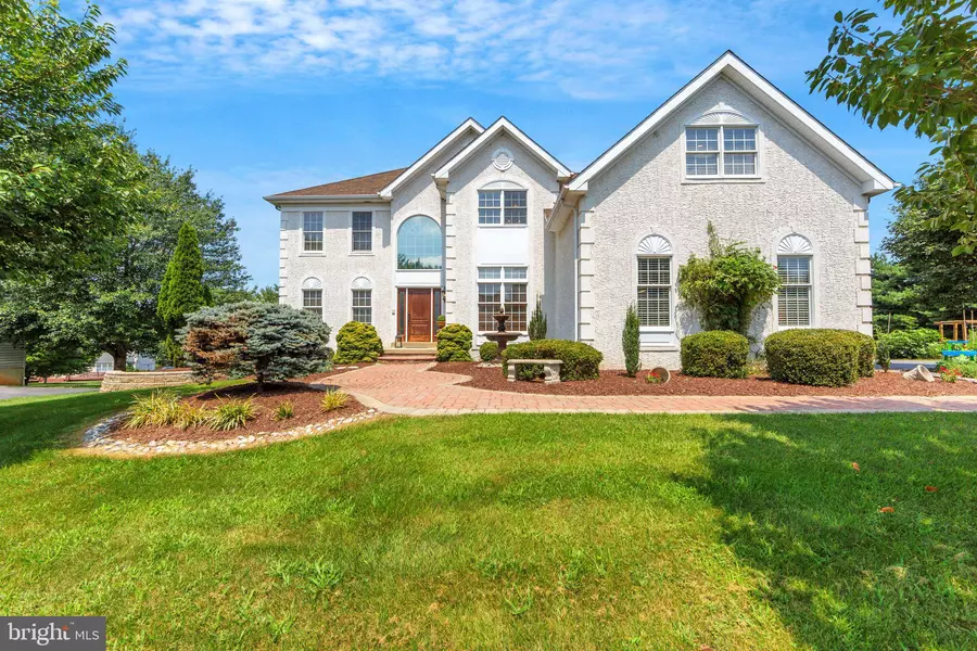 14 CHERRYDALE RD, Glen Mills, PA 19342