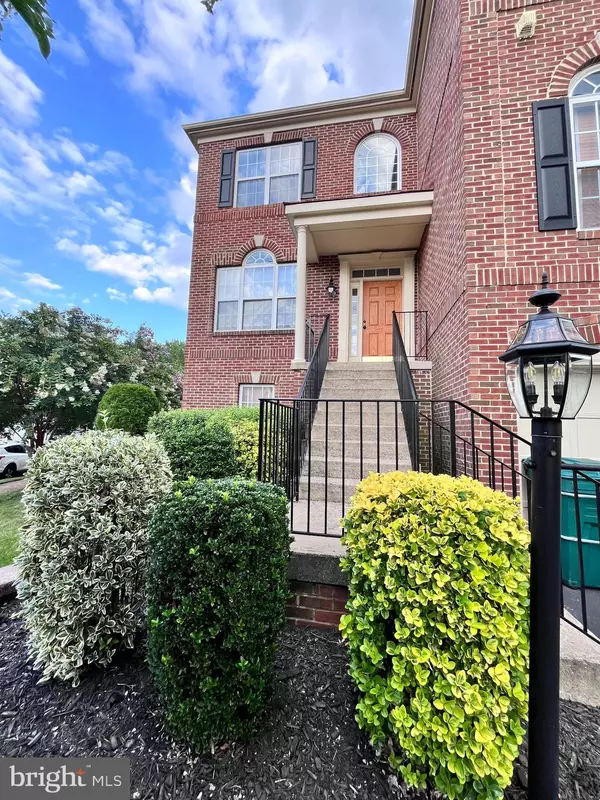 Lorton, VA 22079,7205 LYNDAM HILL CIR