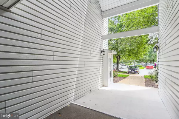 Rockville, MD 20850,10007 VANDERBILT CIR #10-6