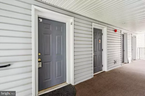 Rockville, MD 20850,10007 VANDERBILT CIR #10-6