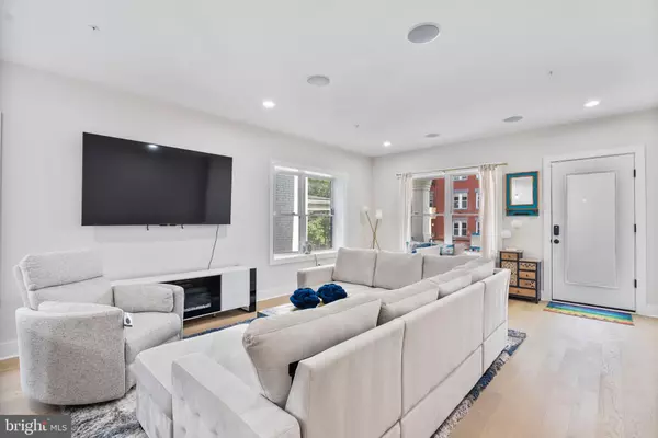 Washington, DC 20010,615 IRVING ST NW #1F