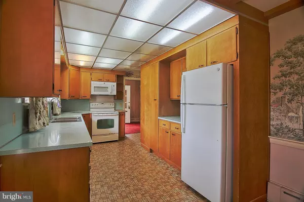 Pottstown, PA 19464,738 WHITE PINE LN