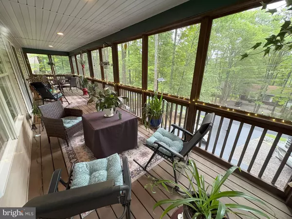 Lake Ariel, PA 18436,1013 TOMAHAWK RD