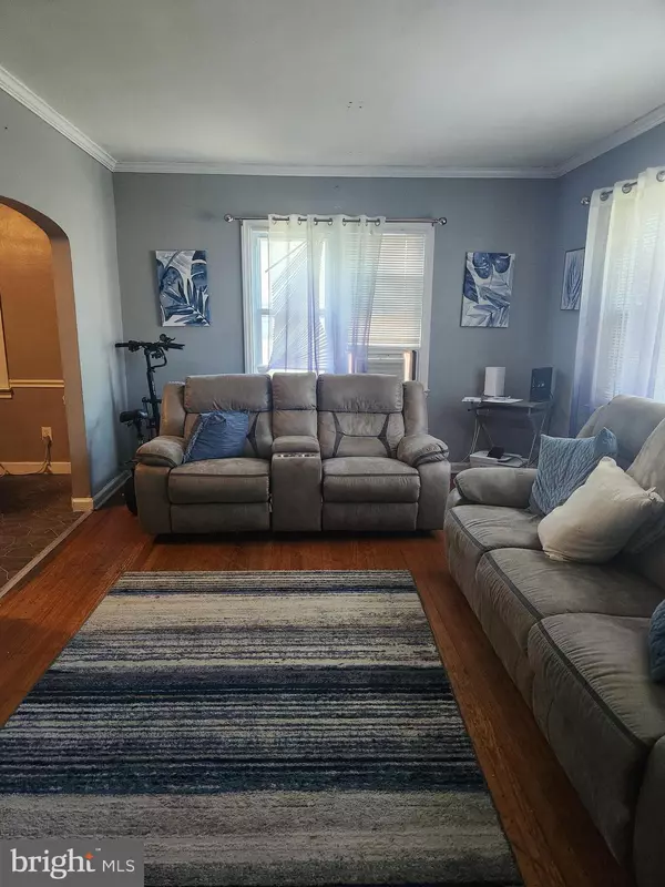 Vineland, NJ 08360,704 S VALLEY AVE